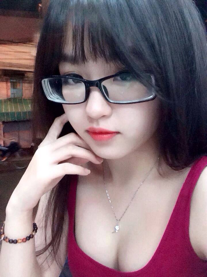 Ảnh Những Cô Gái Đẹp Xu Hướng Thời Trang Gây Tranh Cãi Trên Mạng Xã Hội Việt Nam